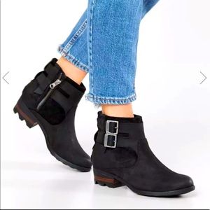 Sorel Lolla Black Leather Waterproof
Ankle Bootie Boot rain boot 8
NL3080-010